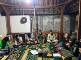 Persiapan Wasev TMMD, Satgas Bersama Pemerintah Desa Gelar Rapat di Rumah Kepala Desa