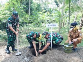 Tim Wasev TMMD ke-129 Tanam Pohon Durian, Dorong Penghijauan dan Kelestarian Lingkungan